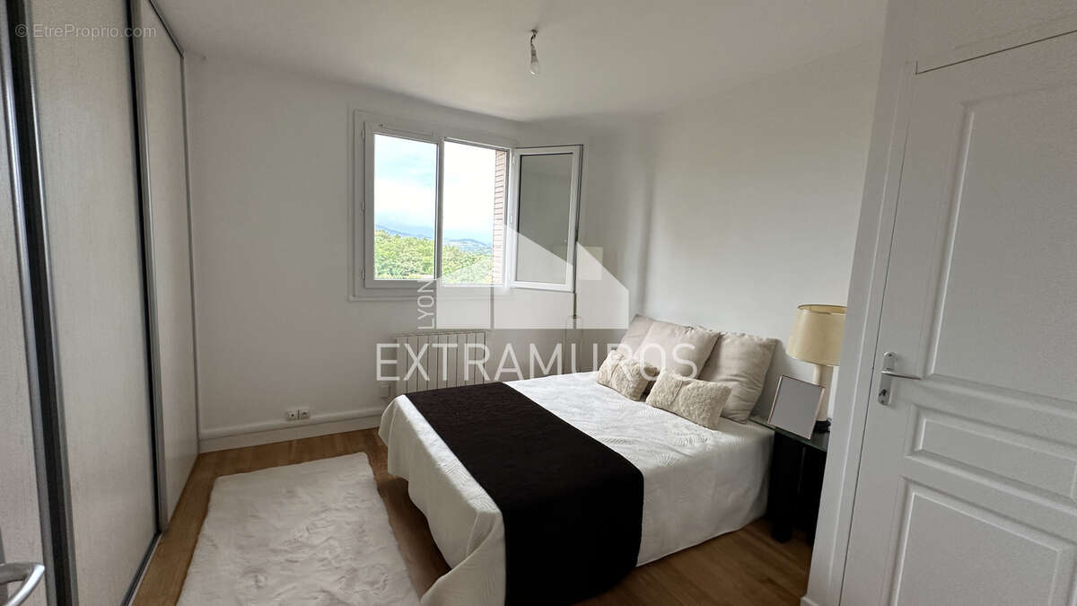 Appartement à L'ARBRESLE