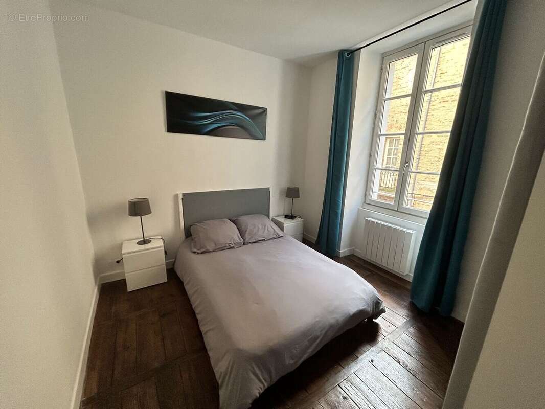 chambre coté rue - Appartement à CAHORS