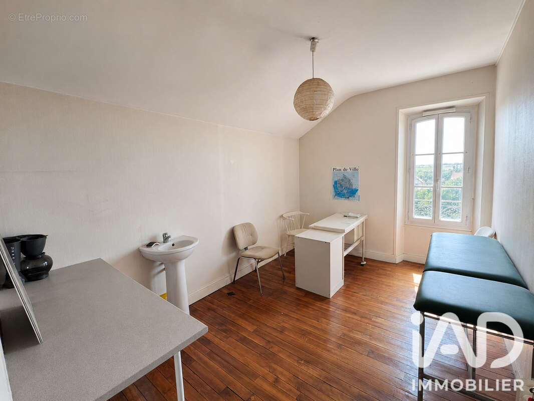 Maison 265 m² à Goussainville  - photo 5