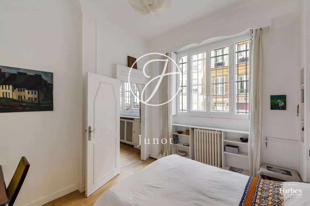 Appartement à PARIS-9E