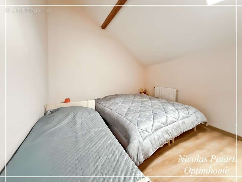 Maison de ville avec chambre au rez-de-chaussée, cour et garage - photo 16