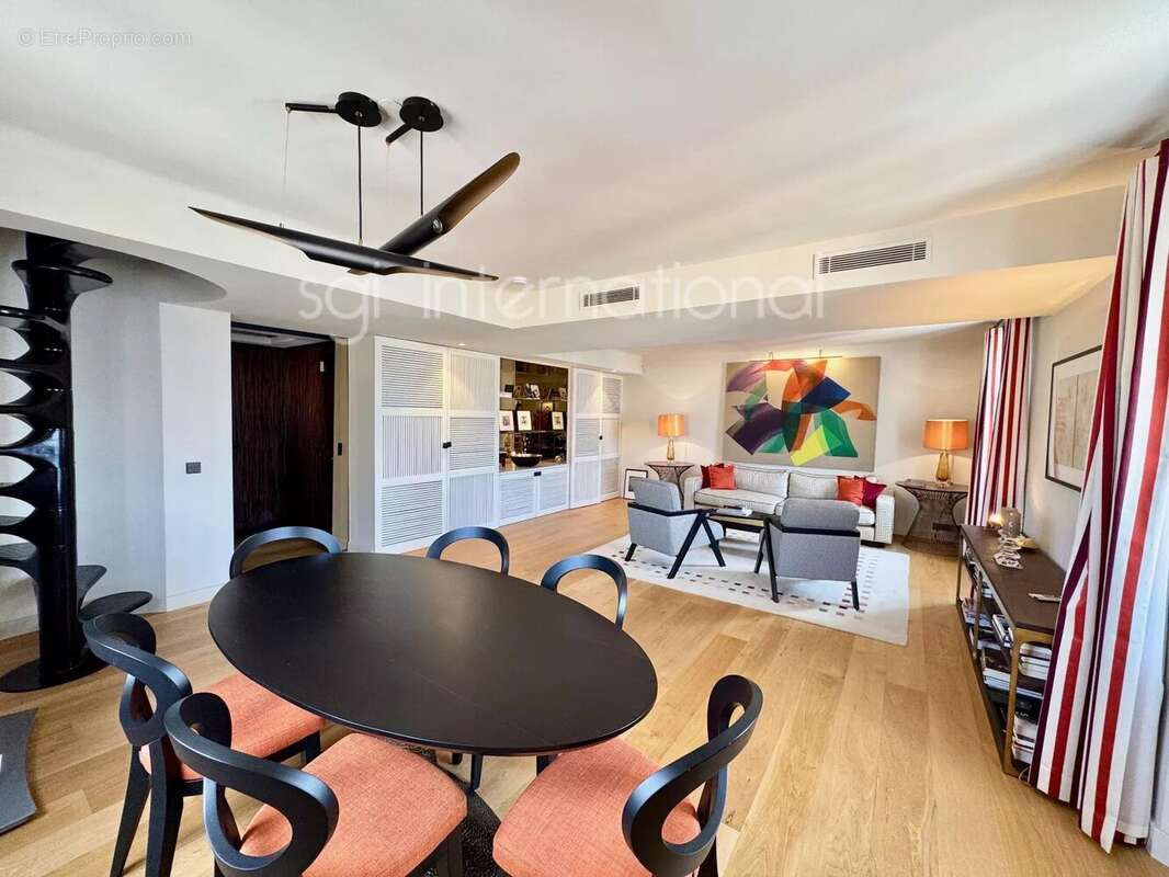 Appartement à SAINT-TROPEZ