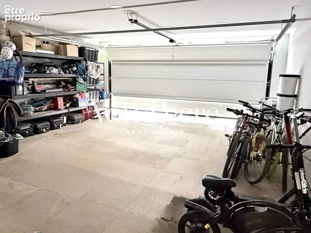 A Mollégès : A vendre maison contemporaine de plain-pied, 5 chambres avec jardin et piscine - photo 11