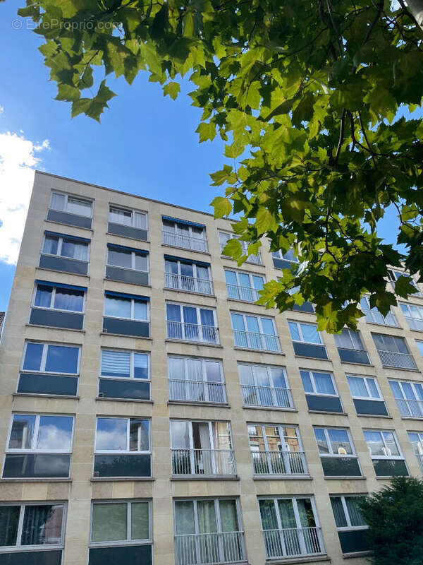 Appartement à LA GARENNE-COLOMBES