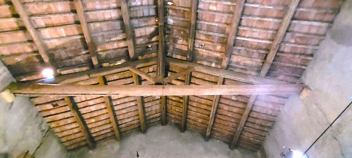 Autre à SANILHAC-SAGRIES