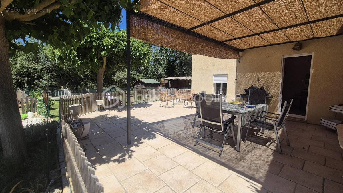 Maison à BESSE-SUR-ISSOLE