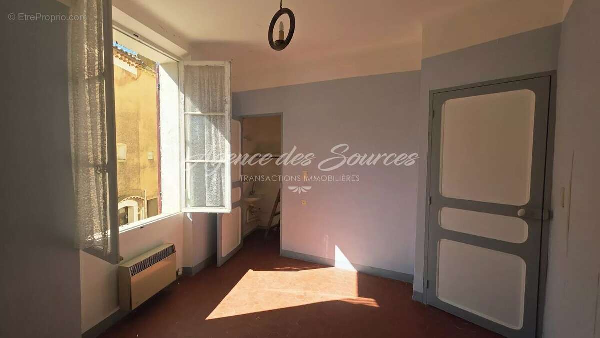Maison à TAVERNES
