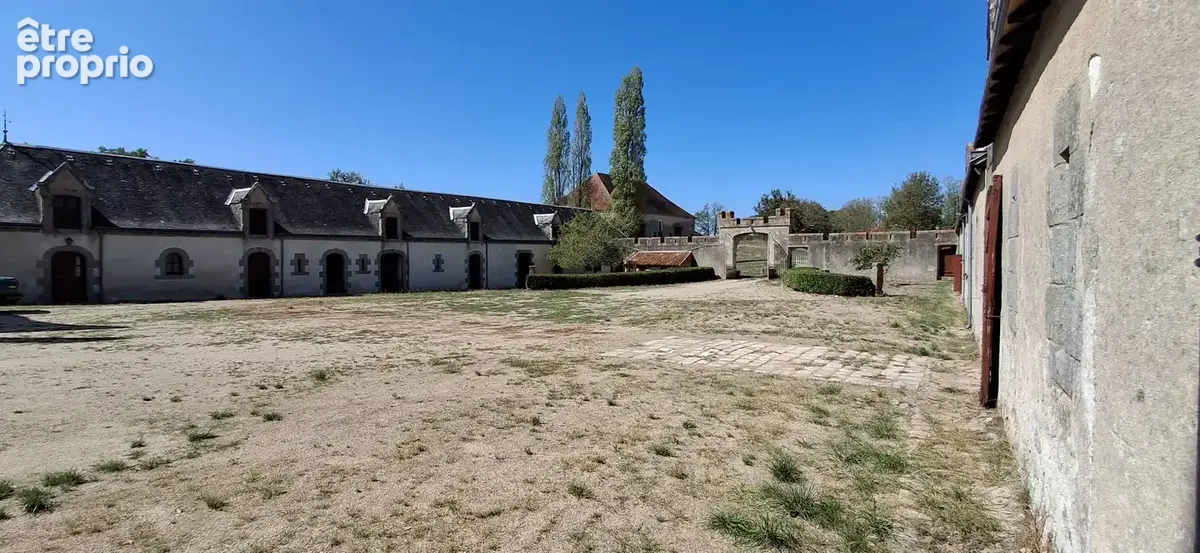 Exceptionnel château XV-XVI et XIXe avec son hameau et ses 108 hectares avec possibilité d’acheter 200ha attenants supplémentair - photo 9