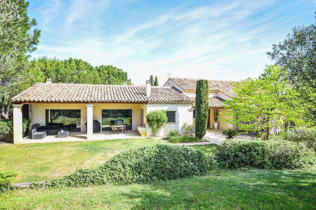 Villa d'exception, piscine, pool-house, parc aboré, terrain divisible - photo 2