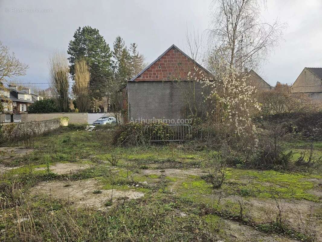 Parking à FLEURY-SUR-ORNE