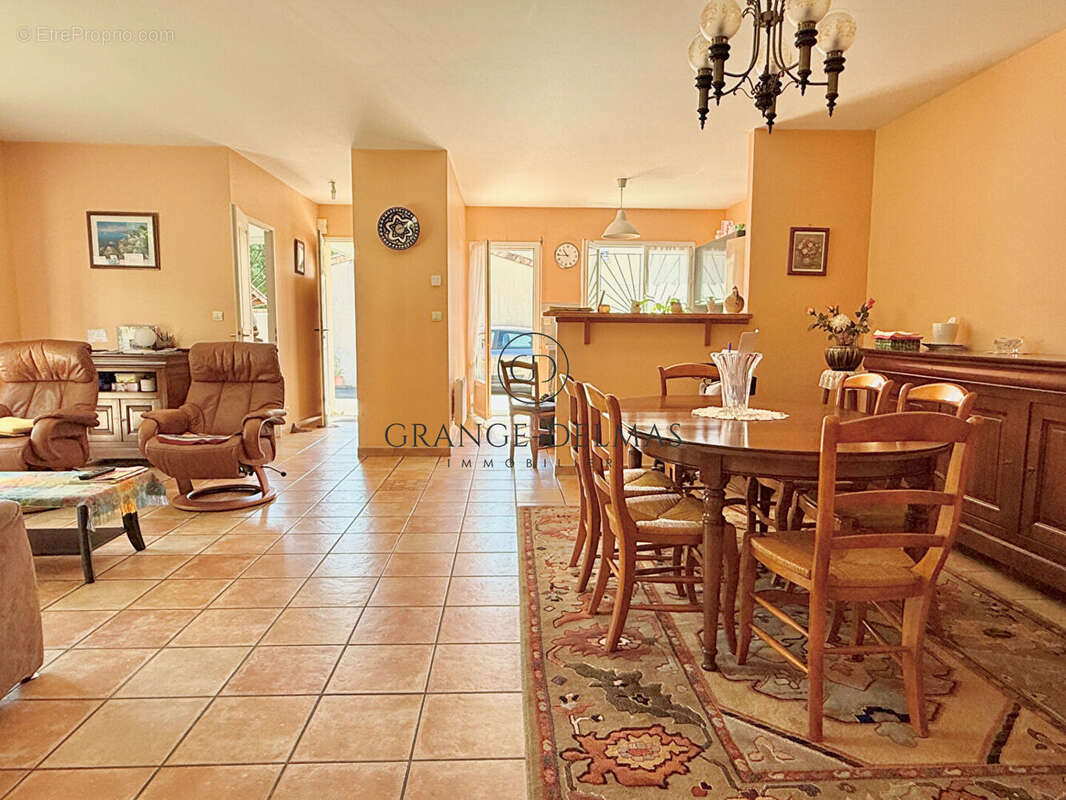 Maison de plain pied avec jardin et stationnements - CAUDÉRAN MONSÉJOUR - photo 3