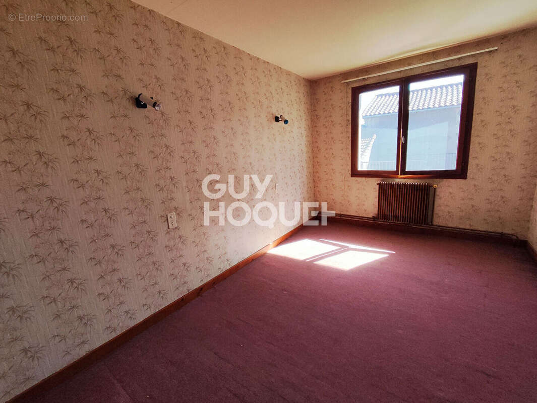 Maison à MORNAND-EN-FOREZ