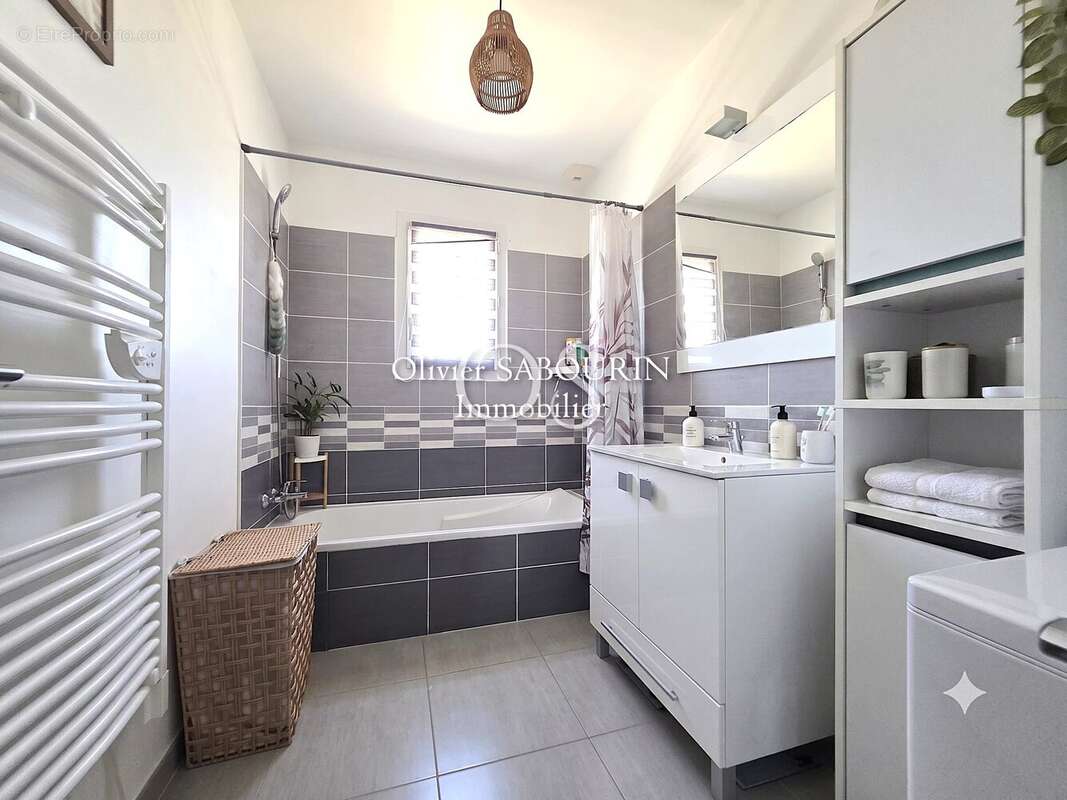 Maison à ROQUEBRUNE-SUR-ARGENS
