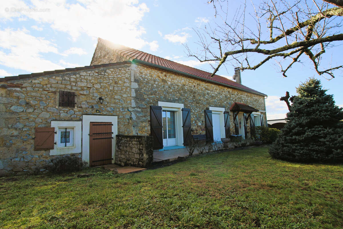Maison à PRAYSSAC