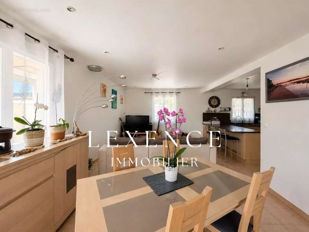 Maison à LA FARE-LES-OLIVIERS