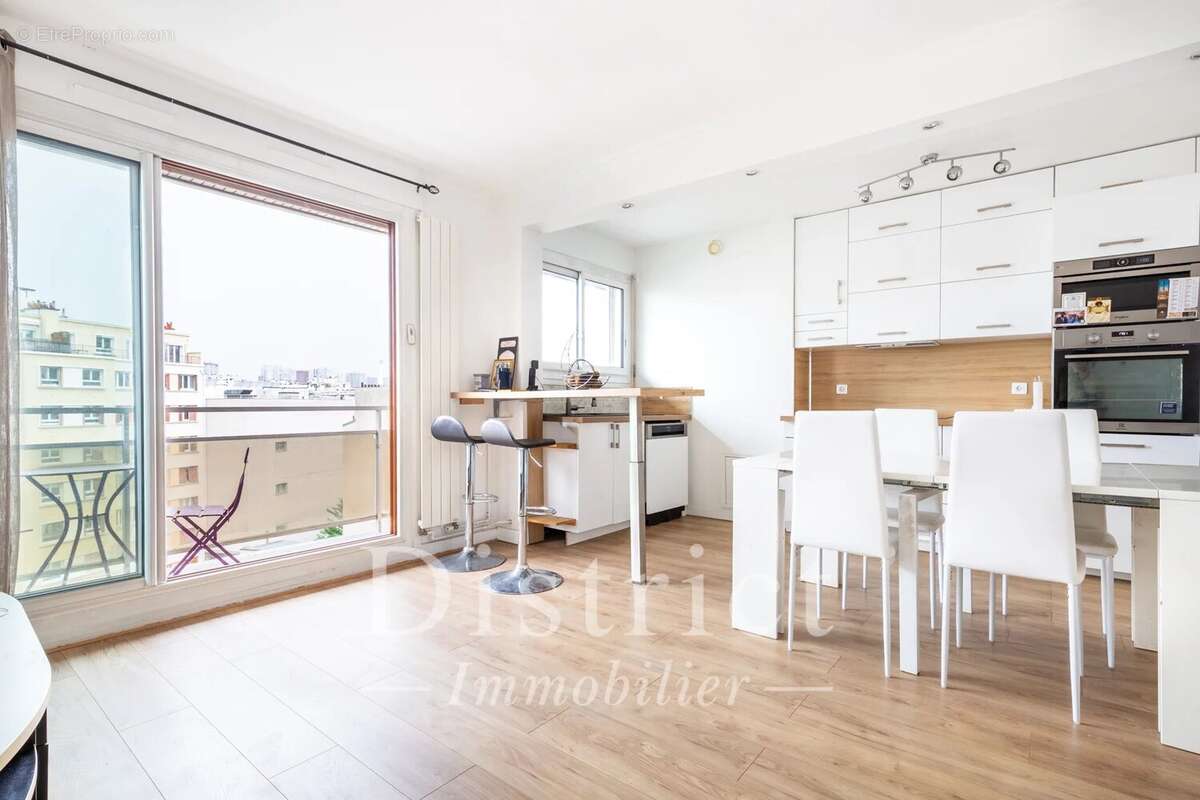 Appartement à PARIS-15E