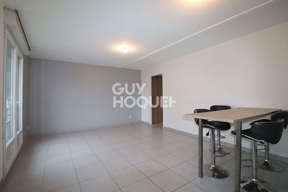 Maison à SAINT-LAURENT-DE-MURE