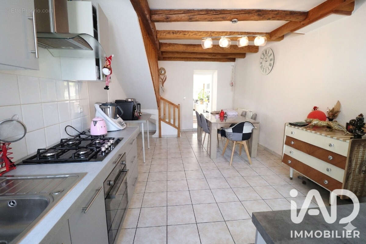 Appartement 220 m² à Pont-Du-Chateau  - photo 3