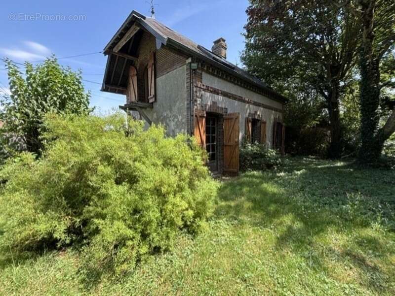 Un lieu de vie unique avec trois maisons aux possibilités infinies ! - photo 3