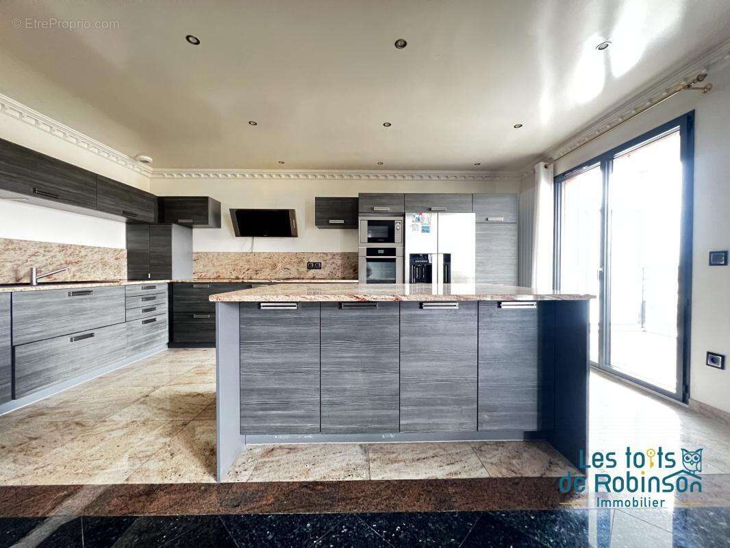 Appartement à L'HAY-LES-ROSES