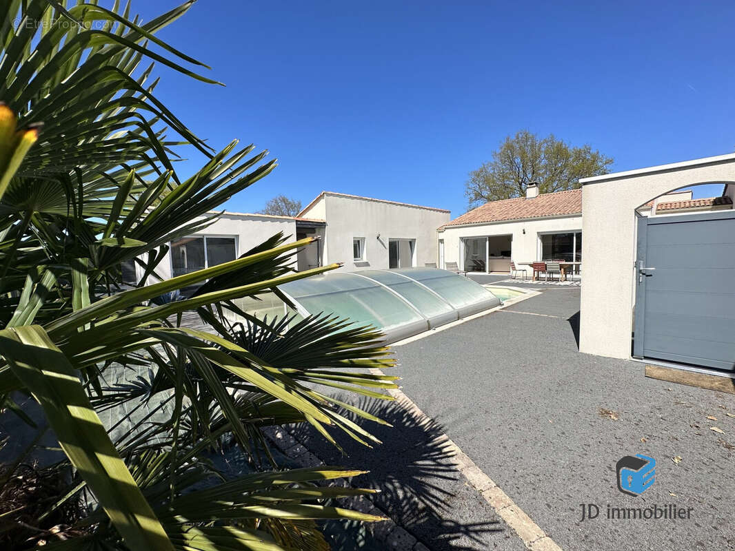 Maison à DOMPIERRE-SUR-YON