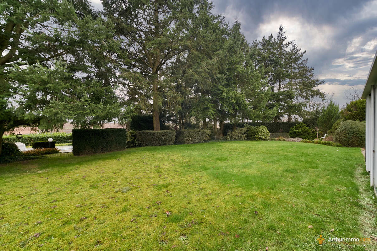 Maison à NEUILLY-SAINT-FRONT