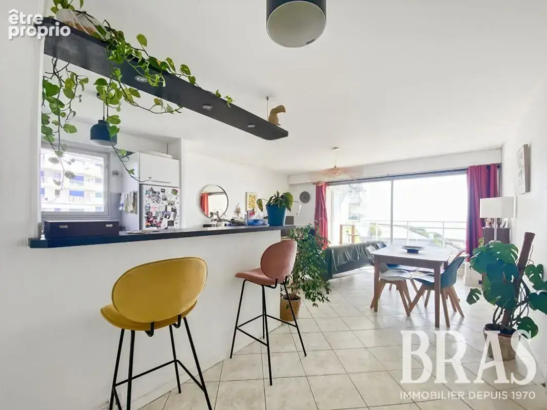Appartement à Vendre à Pornichet - Quartier Sainte-Marguerite : Vue Océan et Accès Privé à la Plage - photo 2