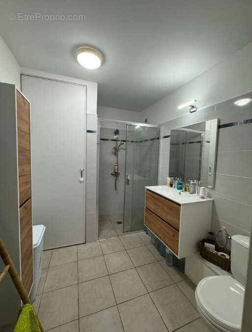 À vendre   Appartement T2 avec parking   Les Abymes - photo 5