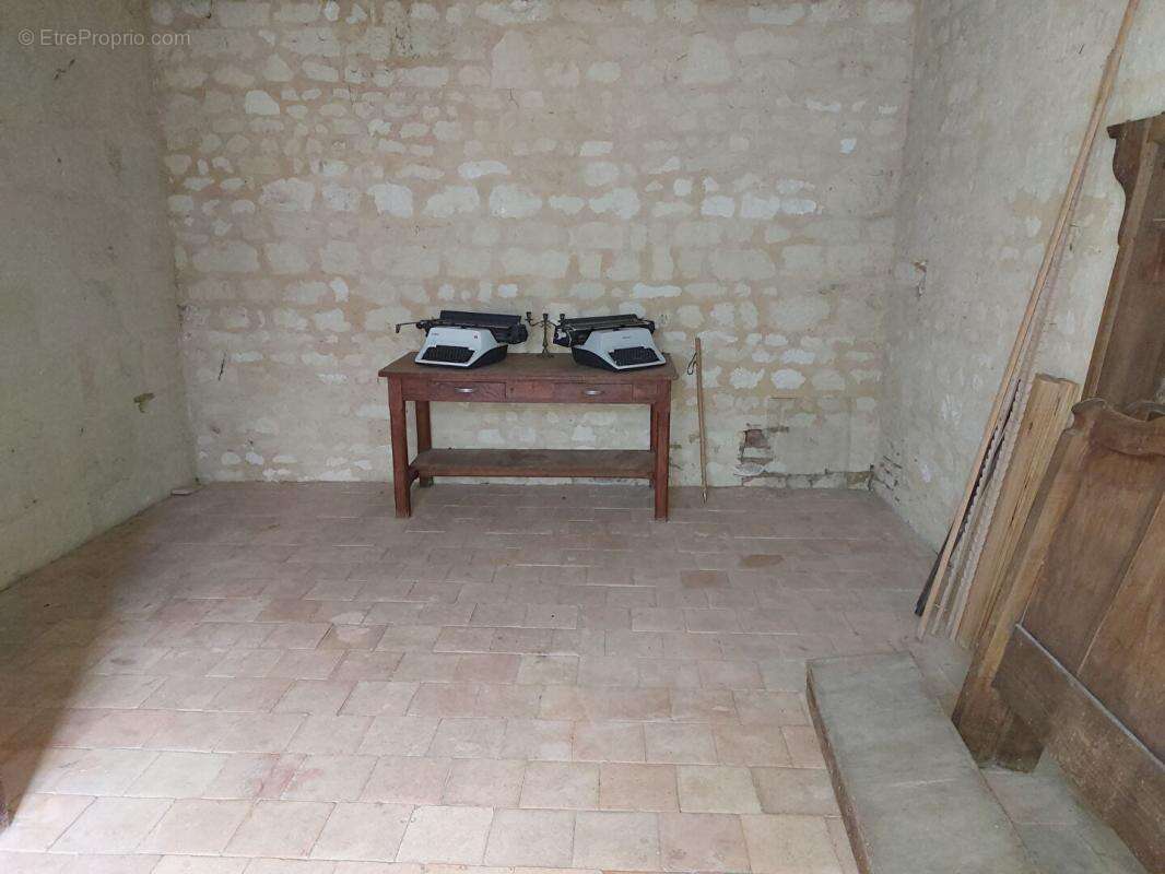 LERNÉ (37500) : Ensembles de Bâtisses à rénover (315 m2) - photo 10