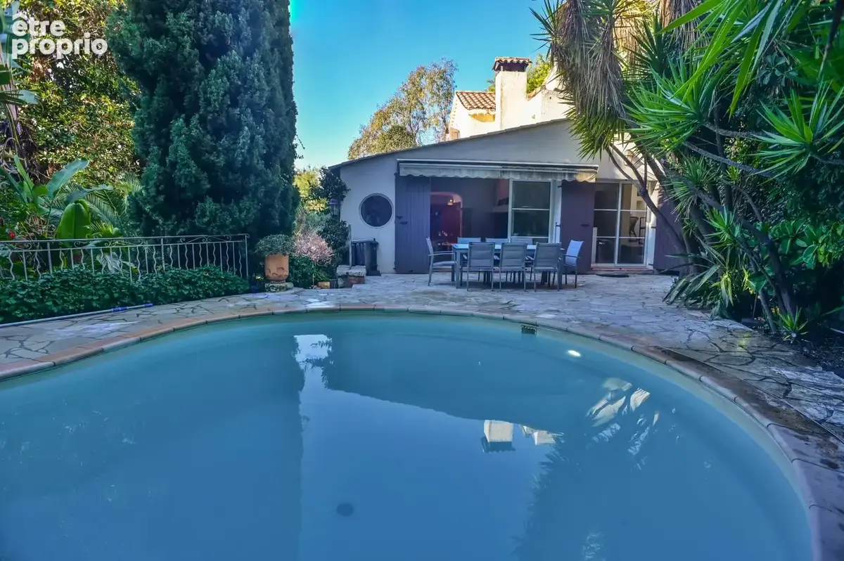 CANNES - Propriété située dans le quartier Californie - Piscine - photo 38