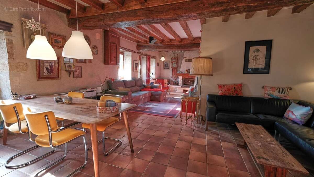 Maison à CHAMPALLEMENT