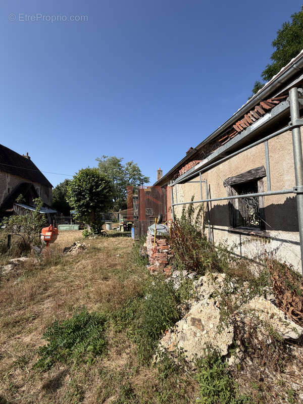 Maison a renover - centre morée - photo 13