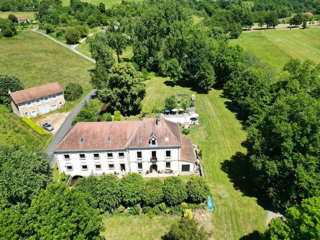 Maison à SAINT-MEDARD-D'EXCIDEUIL