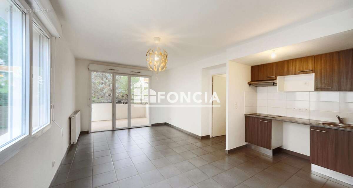 Toulouse - t3 + parking sous-sol - 130 000 € - vendu libre - photo 2