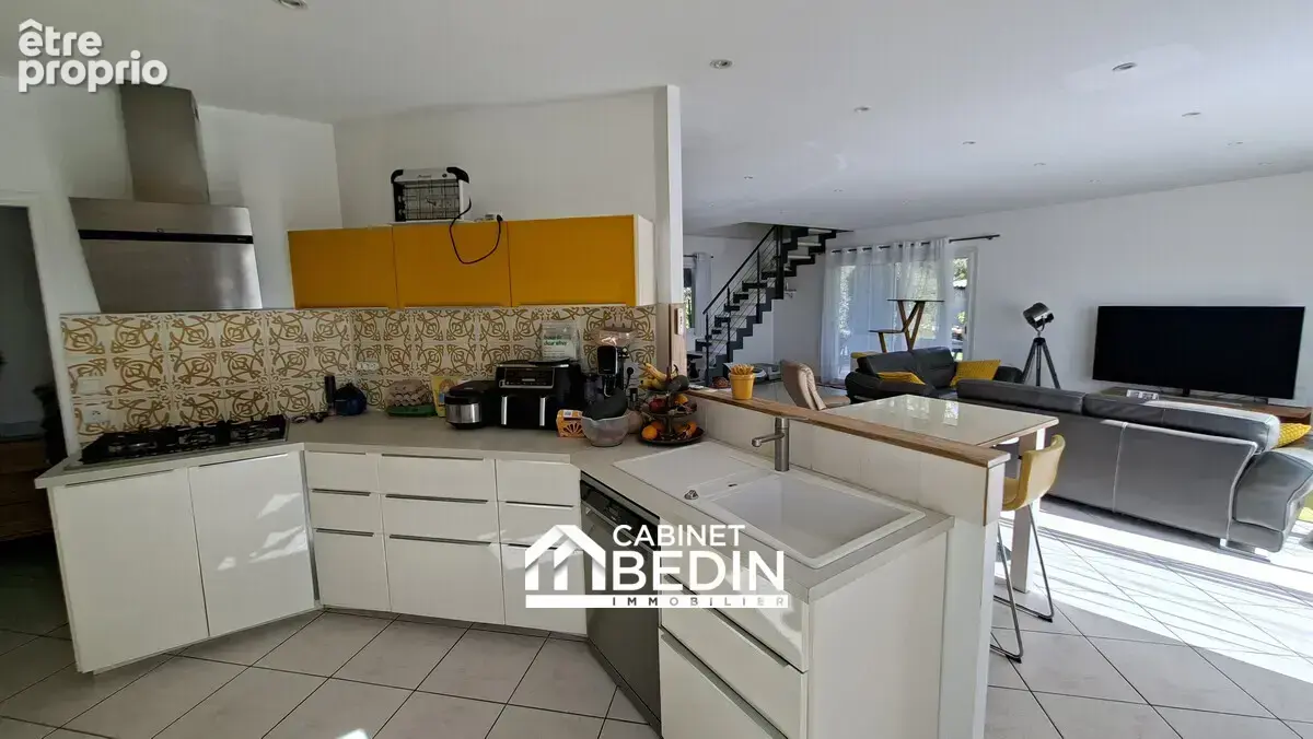 Maison 8 pièces 239 m² à vendre à Salignac (33240) - photo 5