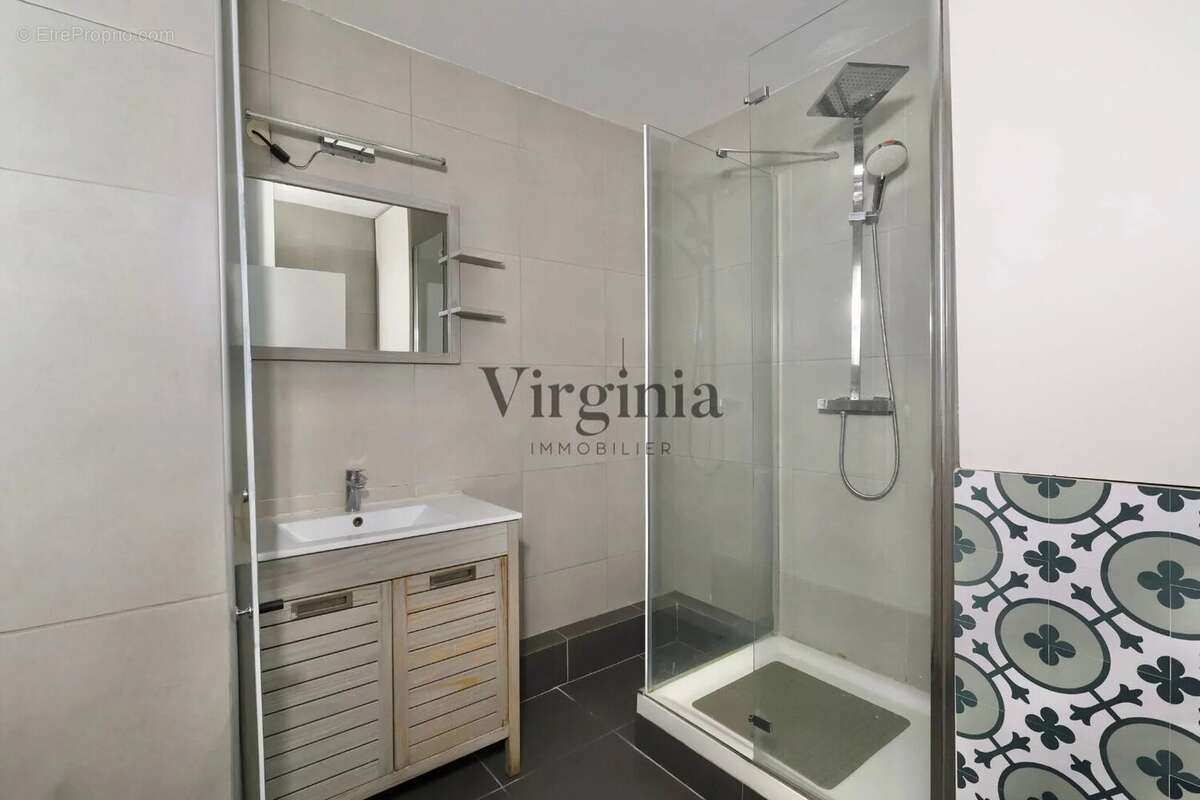 Appartement à CHARENTON-LE-PONT