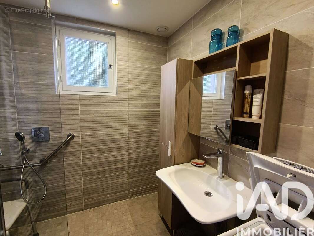 Maison 106 m² à Combs-La-Ville  - photo 8