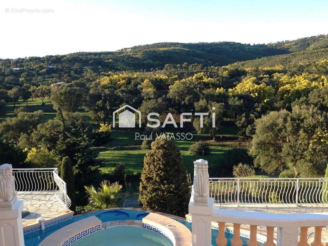 Photo 6 - Maison à ROQUEBRUNE-SUR-ARGENS