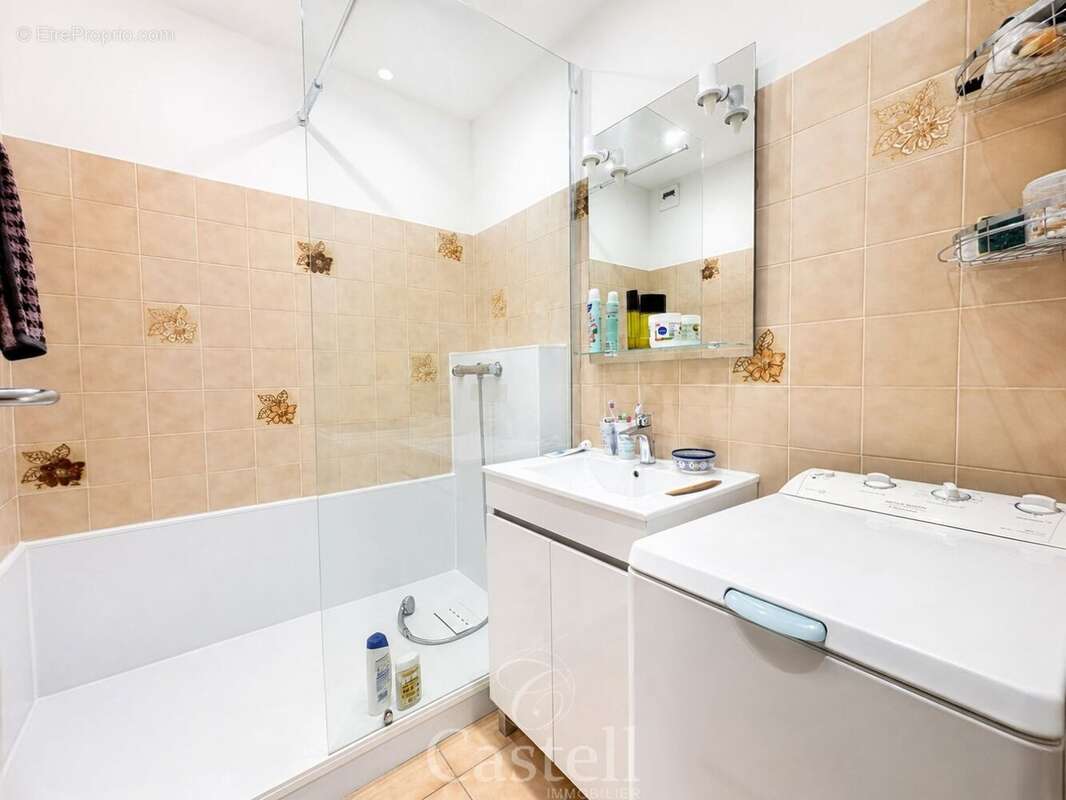 *** grand deux pieces + parking, cave et terrasse *** - photo 5