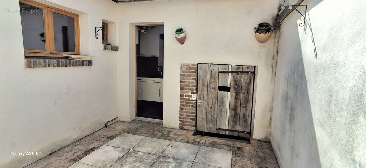 Maison à AILLANT-SUR-THOLON