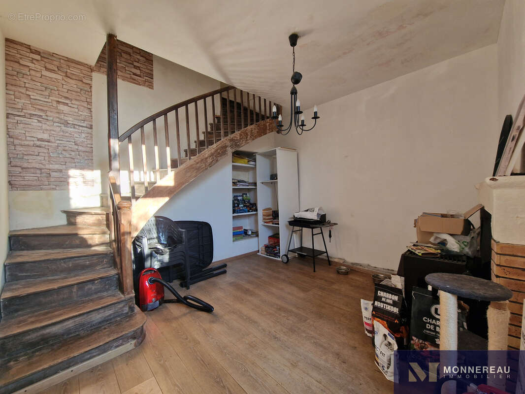 Maison à COURGEAC
