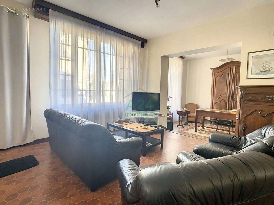 Maison à LE BUISSON-DE-CADOUIN