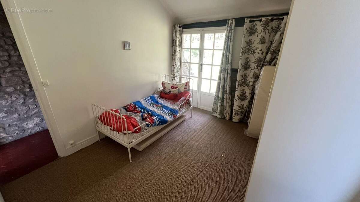 Maison à GUIGNEVILLE-SUR-ESSONNE