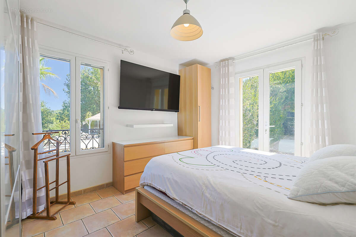 Maison à SOLLIES-TOUCAS