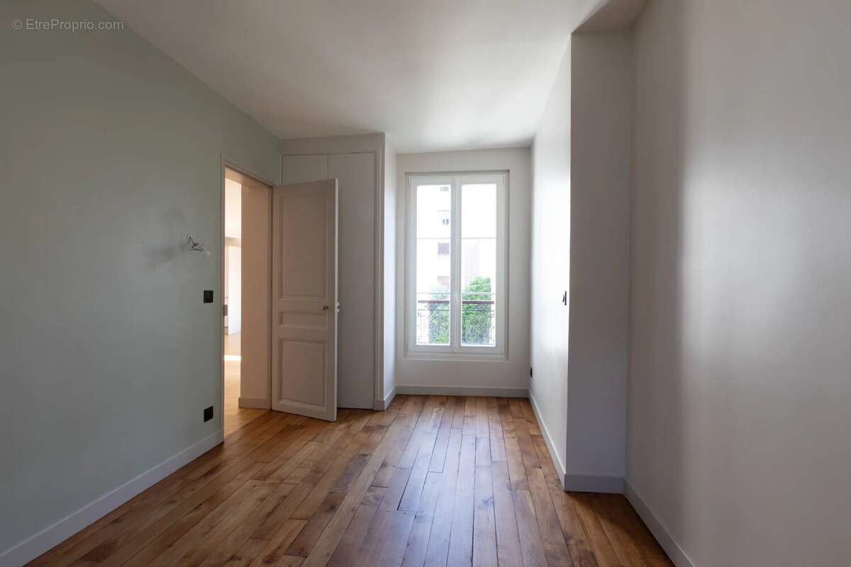 Appartement à PARIS-7E