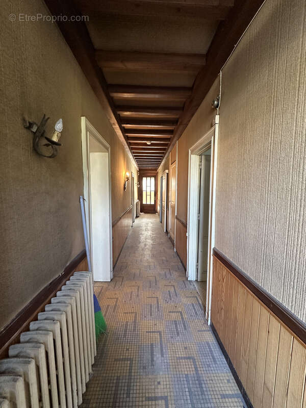 Maison à LA ROCHE-CHALAIS