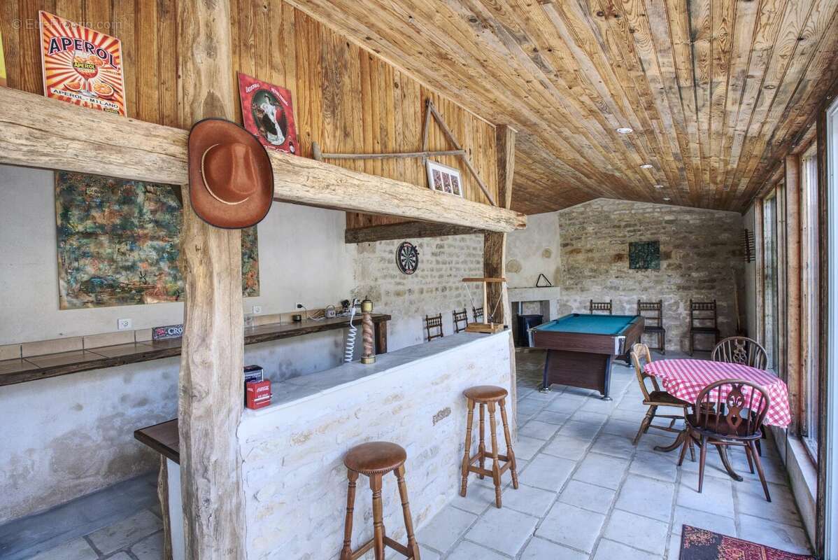 Maison en pierre spacieuse avec grand gîte (4/6 chambres) au cœur d’un village recherché - photo 23