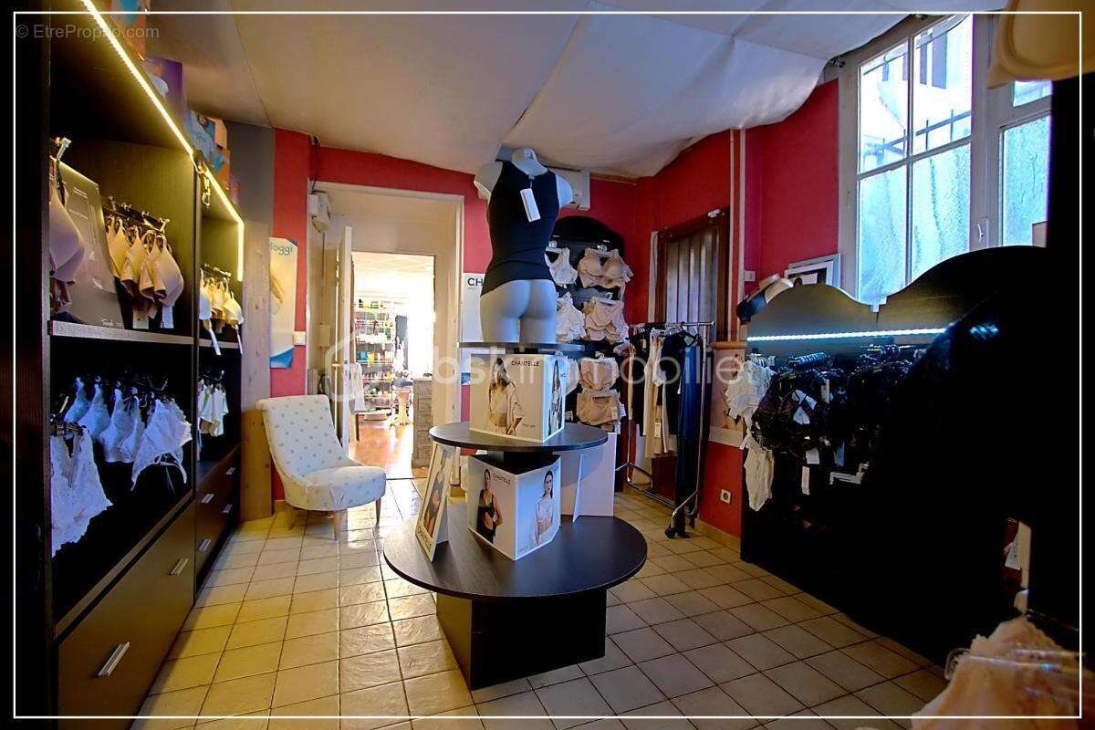 Commerce à LA TOUR-DU-PIN