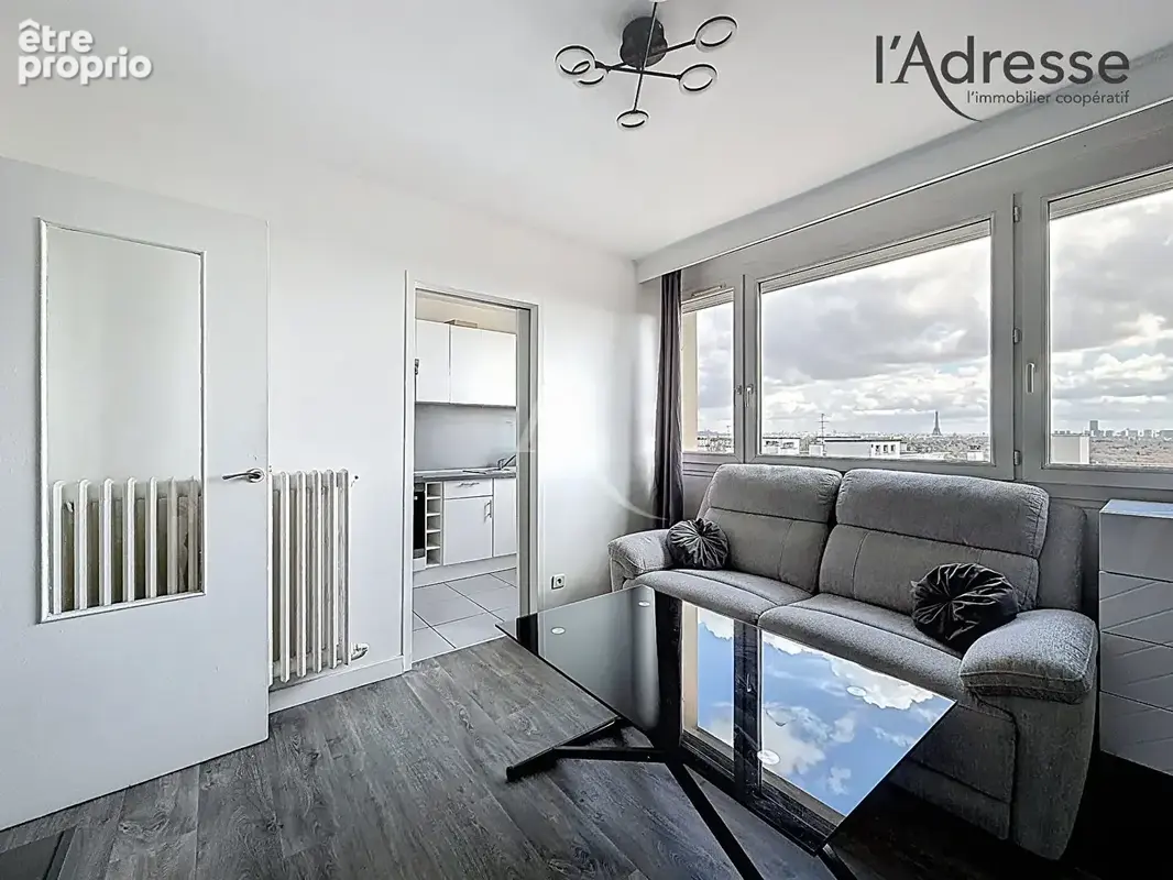 SURESNES/ Maréchal de Lattre de Tassigny - Vue Paris - Appartement Studio 36m² - 1 Cave - 1 BOX - photo 2