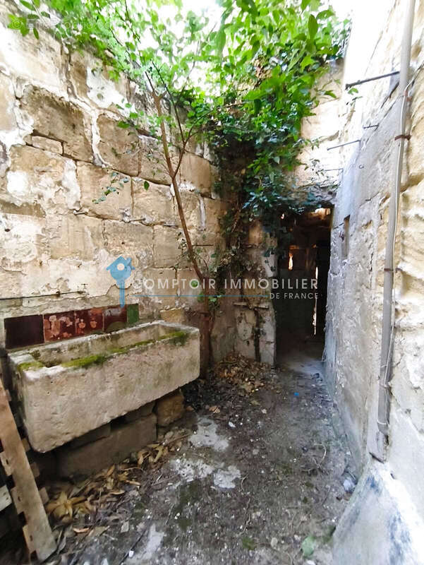 Dpt boulbon (13) maison de village avec cour a renover - photo 3